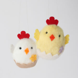Moritz Easter Chicks in Eggshell Hanger Style 5